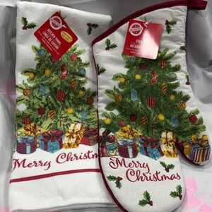 Christmas Tree Kitchen Towel and Oven Mitt Set